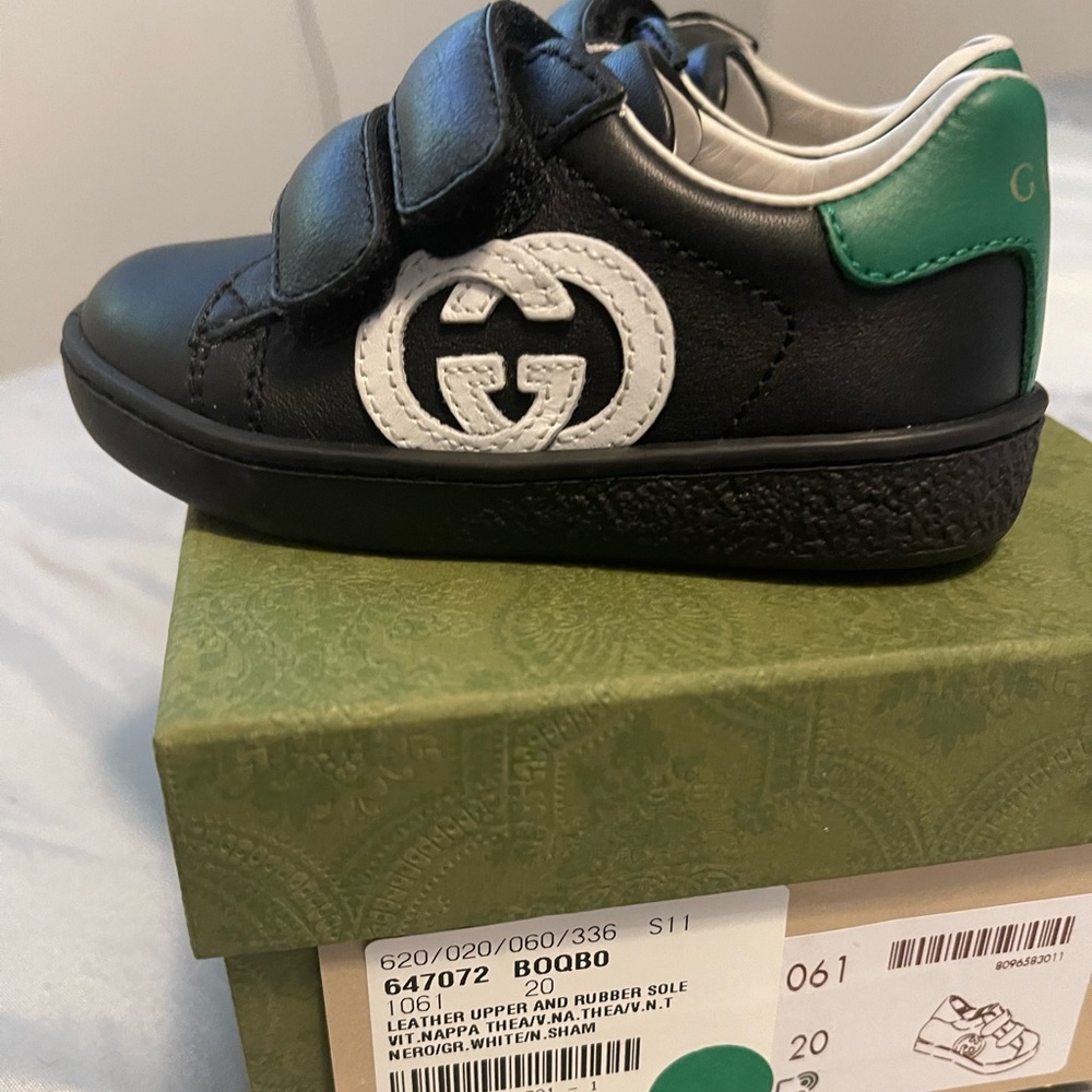 Authentic baby Gucci shoes size 20
